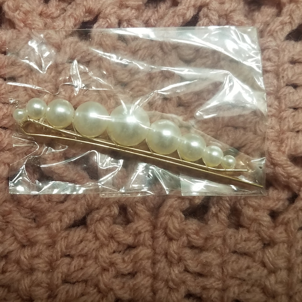 Embellished Pearl Hair Pin
